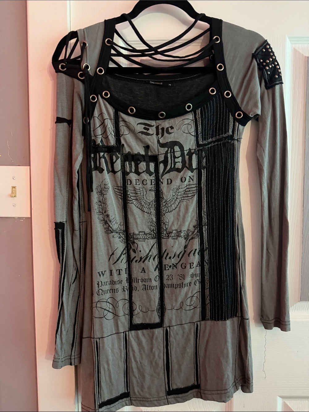 Salvage Vintage Y2K Women’s Long-Sleeve Graphic Tunic Top - Gray/Black
